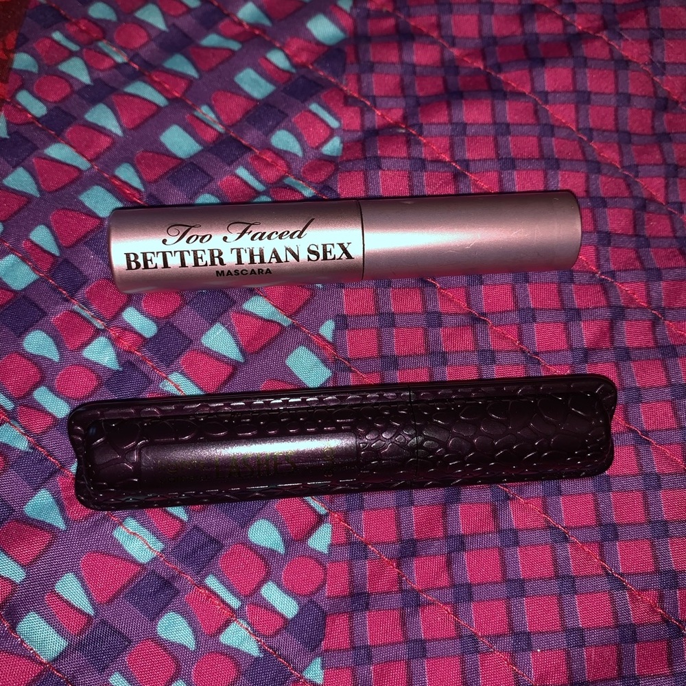 2 Mascaras